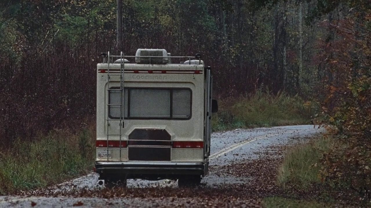 Walkind Dead Rv RV Escape To Hilltop (3) - The Walking Dead Locations
